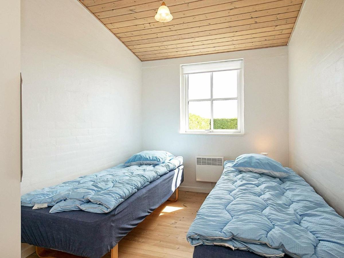 6 Person Holiday Home In Fåborg Chambre photo