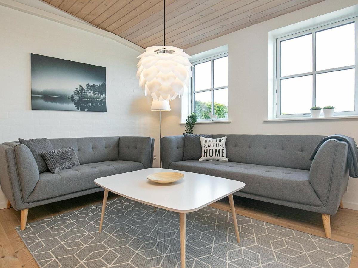 6 Person Holiday Home In Fåborg Chambre photo